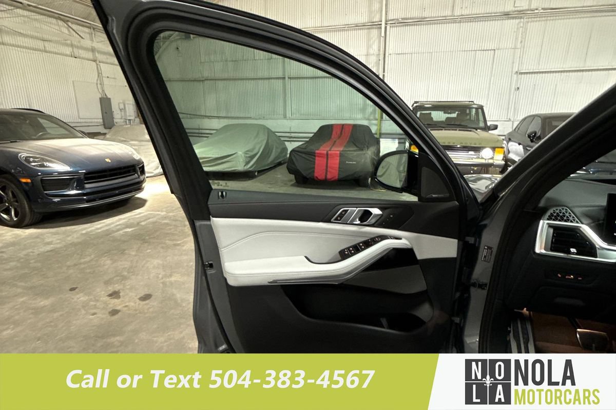 Used 2024 BMW X5 xDrive40i w/ M Sport Package AWD/4WD image 17