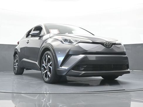 Used 2019 Toyota C-HR XLE FWD image 54