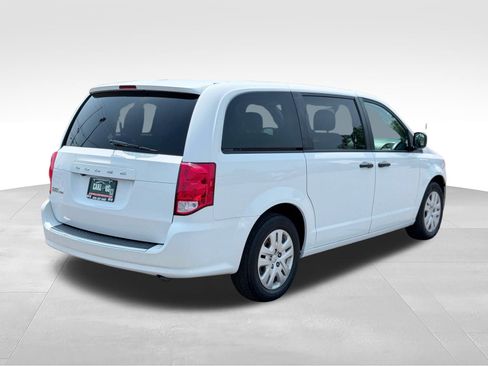 Used 2019 Dodge Grand Caravan SE w/ UConnect Hands-Free Group FWD image 5