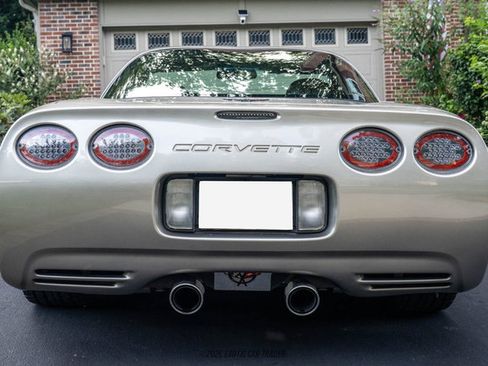 Used 2000 Chevrolet Corvette Coupe RWD image 7