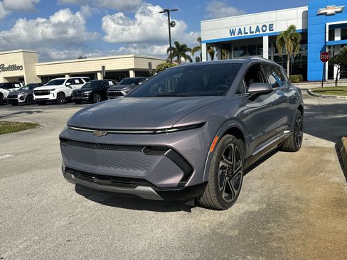 New 2026 Chevrolet Equinox EV LT w/ Convenience Package II image 2