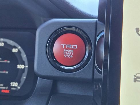 Used 2025 Toyota Tacoma TRD Sport image 22
