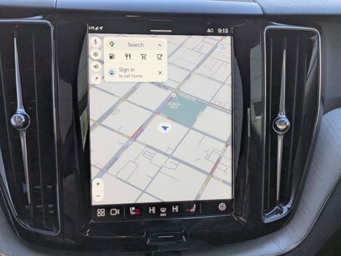 Certified 2025 Volvo XC60 B5 Plus image 21