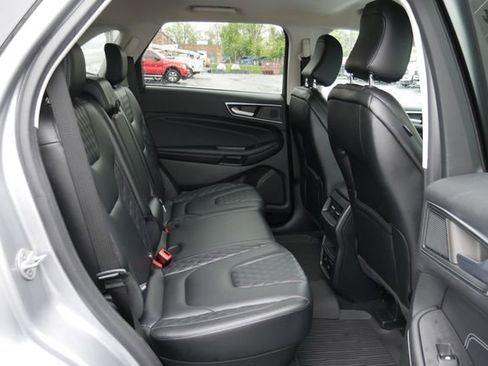 Used 2023 Ford Edge Titanium AWD/4WD image 25