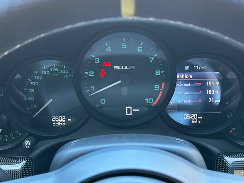 Certified 2016 Porsche 911 R RWD image 28