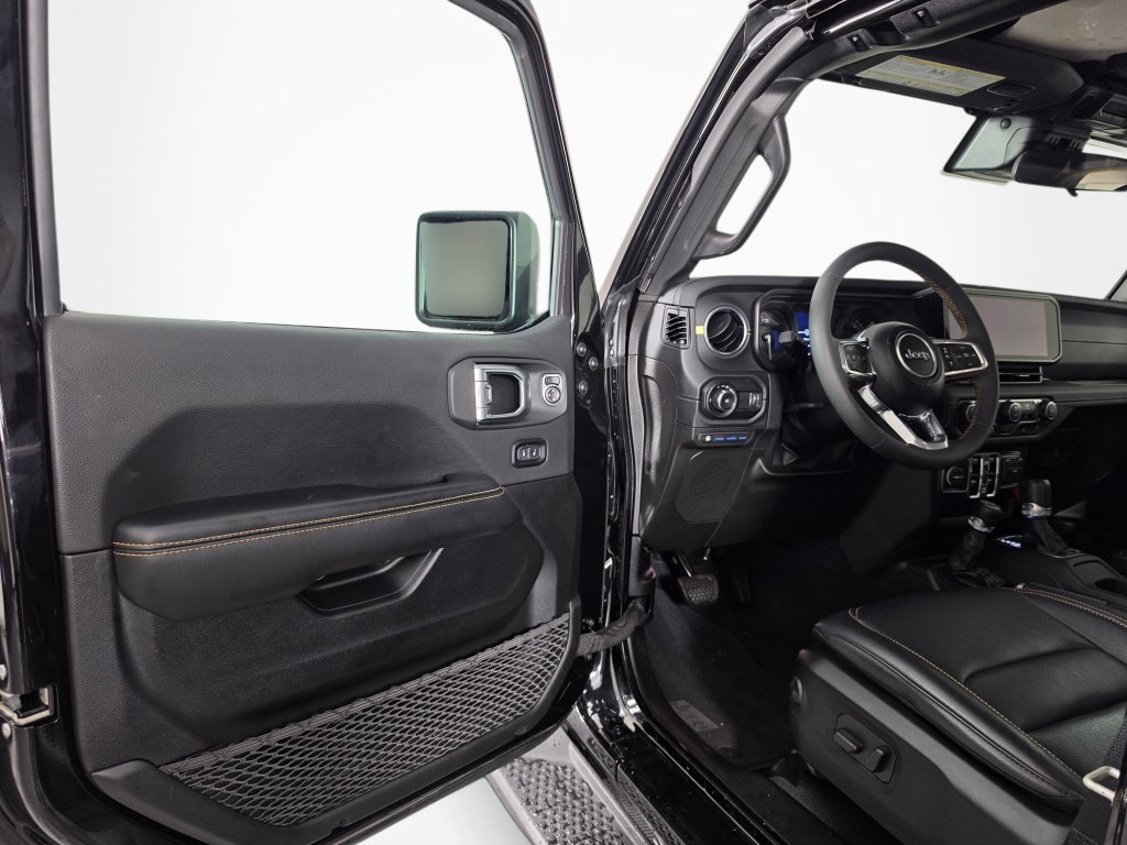 Used 2024 Jeep Wrangler Unlimited Sahara AWD/4WD image 26