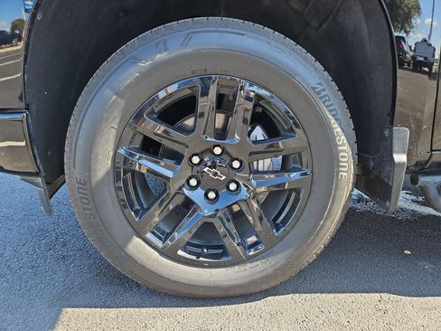 Certified 2025 Chevrolet Silverado 1500 Custom AWD/4WD image 31