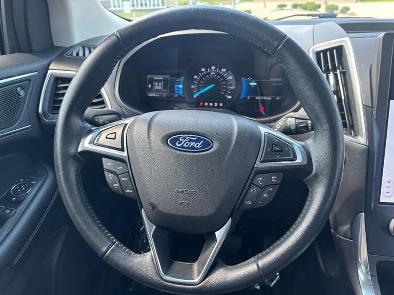 Used 2024 Ford Edge Titanium AWD/4WD image 13