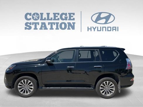 Used 2020 Lexus GX 460 Luxury w/ Accessory Package image 11