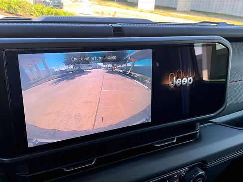 Used 2024 Jeep Wrangler Unlimited Rubicon image 24