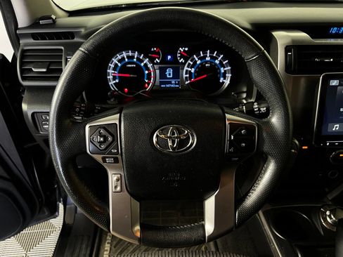 Used 2015 Toyota 4Runner SR5 AWD/4WD image 9