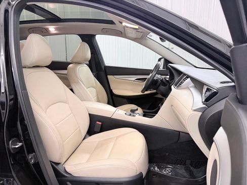 Used 2019 INFINITI QX50 Luxe w/ Navigation Package AWD/4WD image 43
