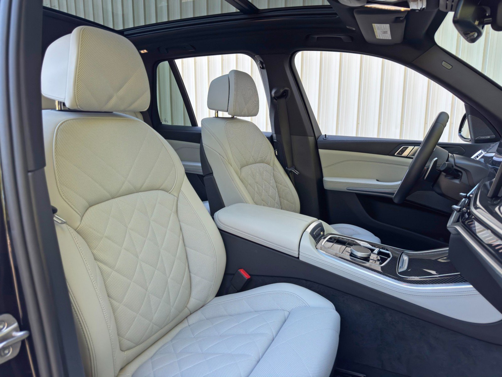 Used 2025 BMW X5 M60i w/ Climate Comfort Package AWD/4WD image 44