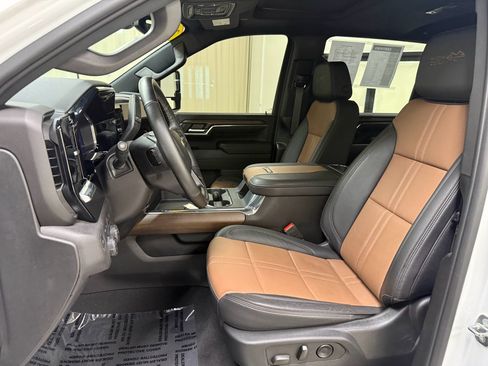 Used 2024 Chevrolet Silverado 2500 High Country AWD/4WD image 31