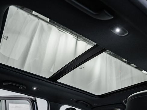 New 2025 Jeep Grand Cherokee Limited image 34