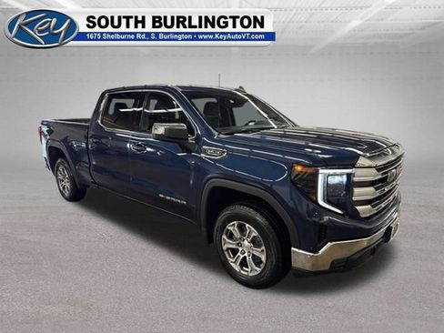 Used 2022 GMC Sierra 1500 SLE w/ X31 Off-Road Package AWD/4WD image 9