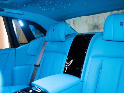 Used 2025 Rolls-Royce Phantom Sedan image 9