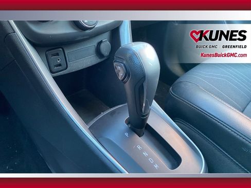 Used 2019 Chevrolet Trax LT w/ LT Convenience Package image 29