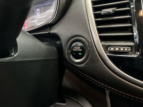 Used 2019 Chevrolet Trax LT w/ LT Convenience Package image 18