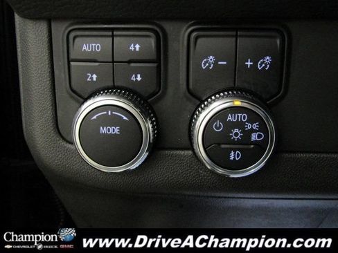 Used 2022 GMC Yukon Denali AWD/4WD image 33