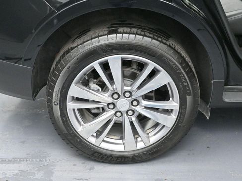Certified 2025 Cadillac XT5 Premium Luxury AWD/4WD image 37
