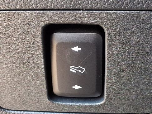 Used 2022 Ford F350 Lariat w/ Chrome Package image 23