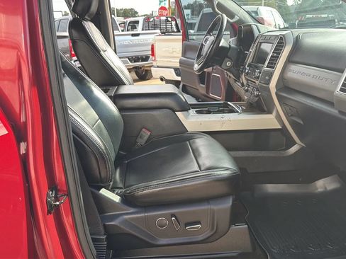 Used 2017 Ford F250 Lariat w/ Lariat Value Package AWD/4WD image 14
