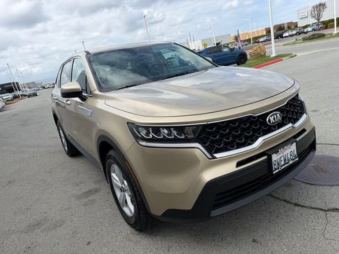 Used 2021 Kia Sorento LX AWD/4WD image 8