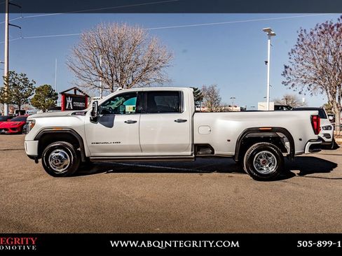 Used 2022 GMC Sierra 3500 Denali w/ Denali Ultimate Package image 4