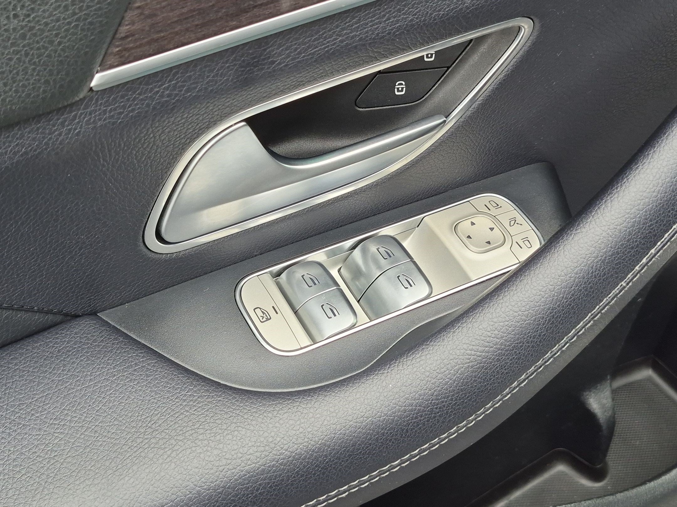 Used 2020 Mercedes-Benz GLE 350 4MATIC image 15