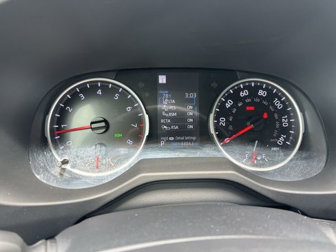 Used 2021 Toyota RAV4 XLE w/ Convenience Package FWD image 21