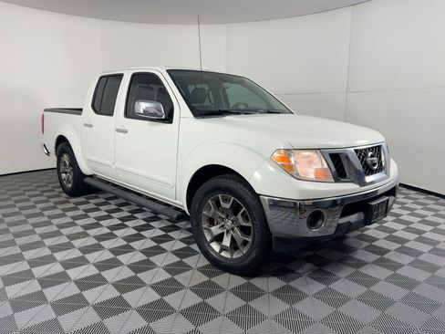 Used 2017 Nissan Frontier SL w/ Moonroof Package image 7