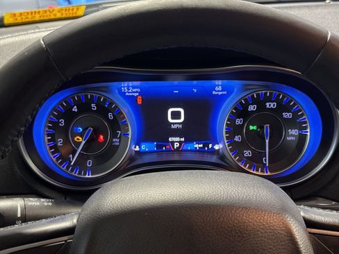 Used 2019 Chrysler 300 Touring w/ Sport Appearance Package RWD image 18