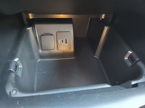 New 2025 Ford Explorer Active w/ Active Comfort Package image 19