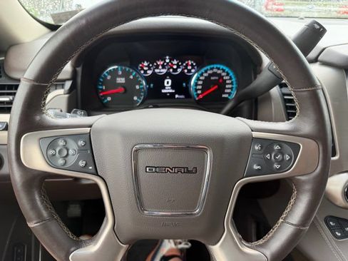 Used 2018 GMC Yukon XL Denali w/ Denali Ultimate Package AWD/4WD image 11
