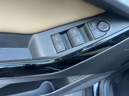 Used 2025 Chevrolet Equinox ACTIV w/ Safety and Technology Package FWD image 18