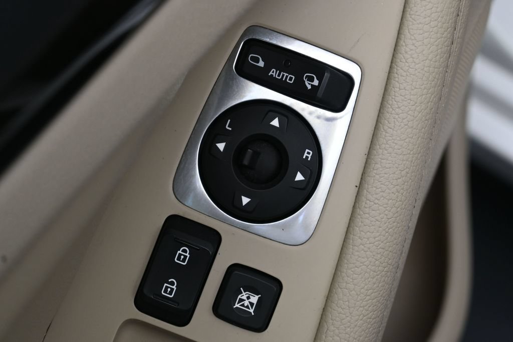 Used 2015 Kia Cadenza Premium FWD image 12