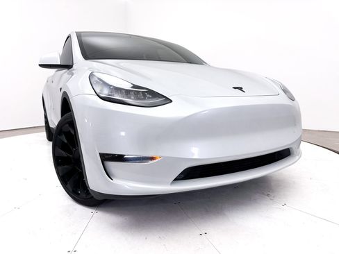 Used 2023 Tesla Model Y AWD image 7