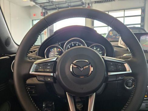 Used 2025 MAZDA MX-5 Miata Grand Touring RWD image 25