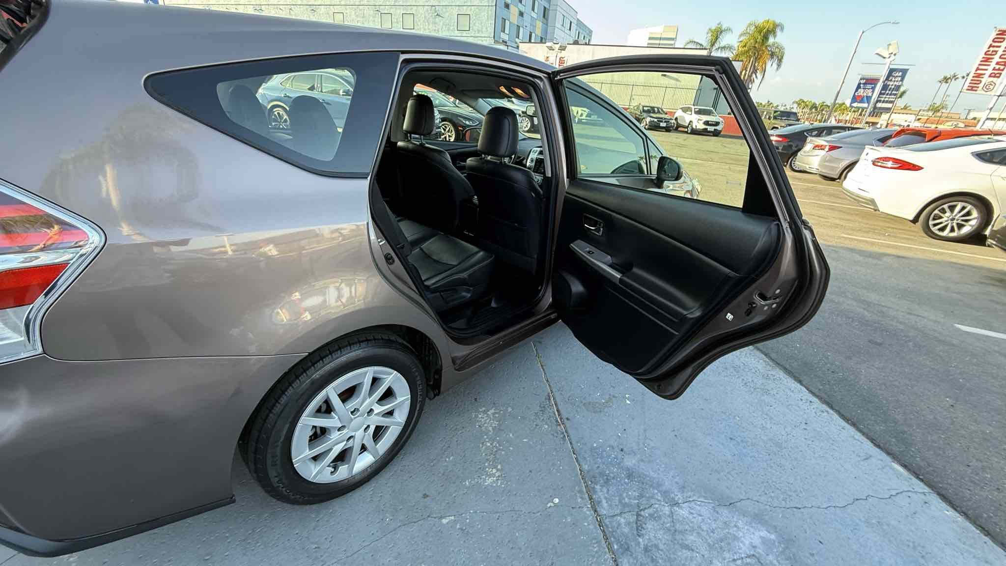 Used 2017 Toyota Prius V Four FWD image 54