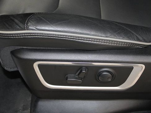 Used 2022 RAM 1500 Laramie image 19