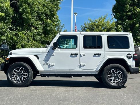 Certified 2024 Jeep Wrangler Sahara image 7