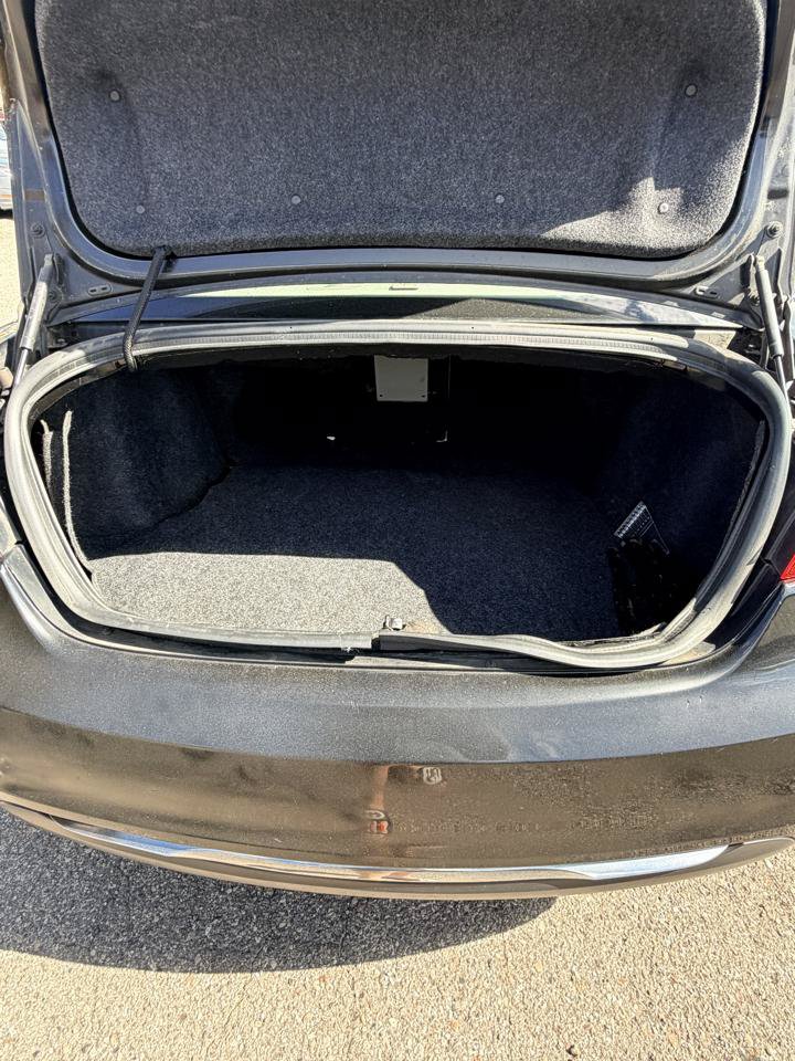 Used 2013 Chrysler 200 Limited FWD image 6