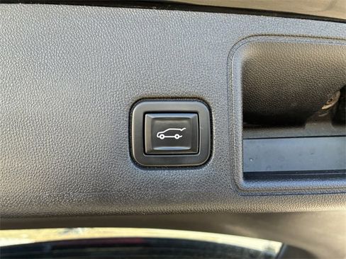 Used 2020 GMC Terrain SLT w/ Preferred Package image 14