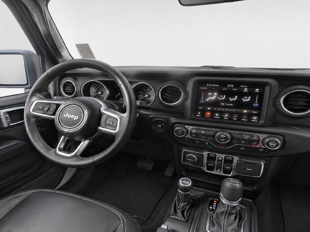 Used 2022 Jeep Wrangler Unlimited Sahara w/ Cold Weather Group AWD/4WD image 35