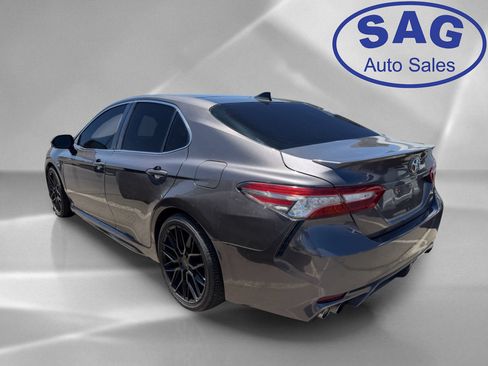Used 2018 Toyota Camry XSE FWD image 4