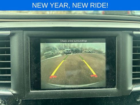 Used 2018 Chrysler Pacifica Touring-L image 20