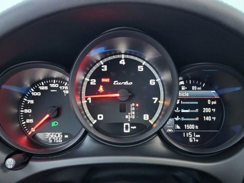 Used 2020 Porsche Macan Turbo image 28