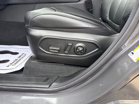 New 2025 Jeep Grand Cherokee Limited w/ Trailer Tow Package image 19