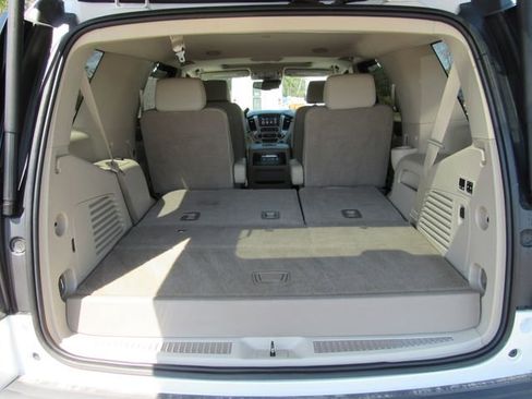 Certified 2020 GMC Yukon Denali w/ Denali Premium Package AWD/4WD image 38